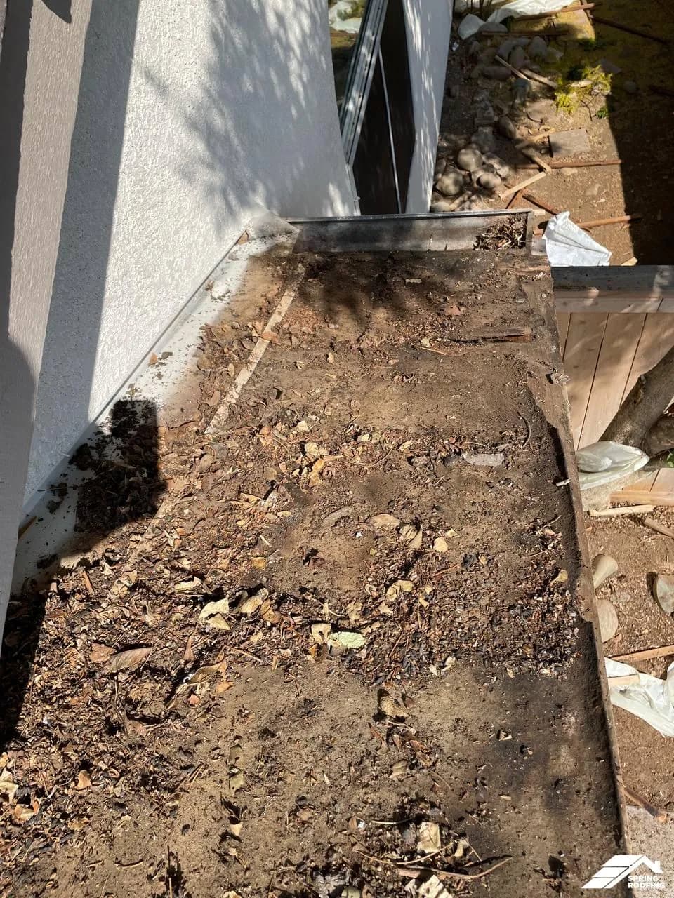 Roof Repair — Roof Tile Repair on the Eaves (2)